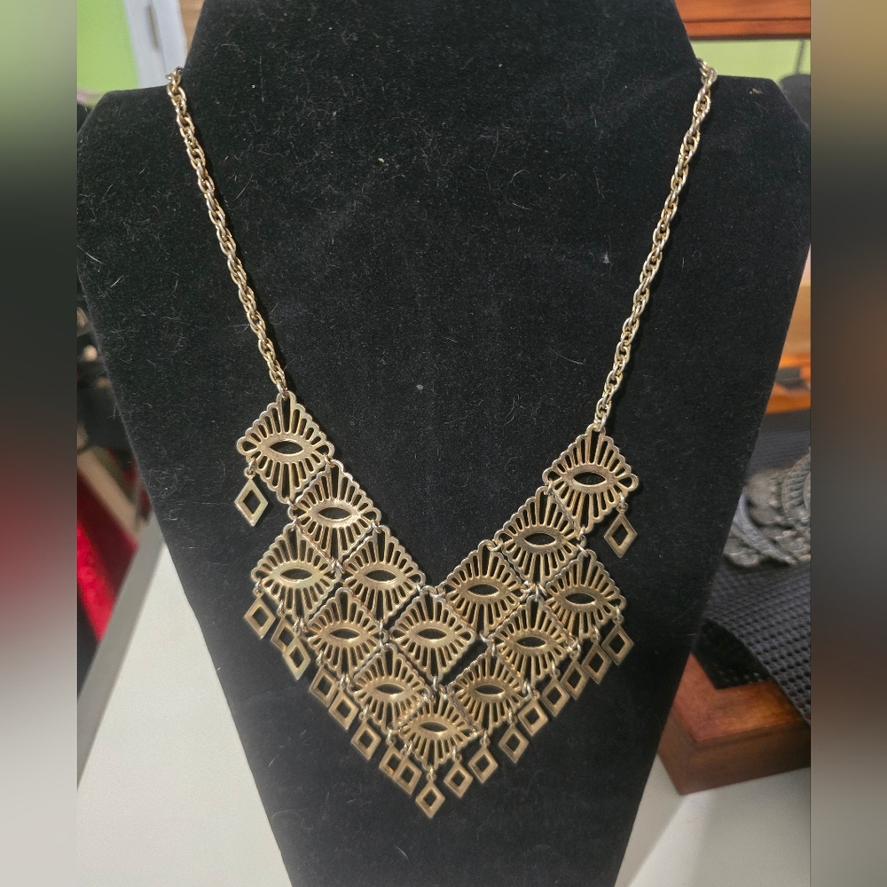 Elegant Gold-tone Sarah Coventry Articulated Geometric Necklace